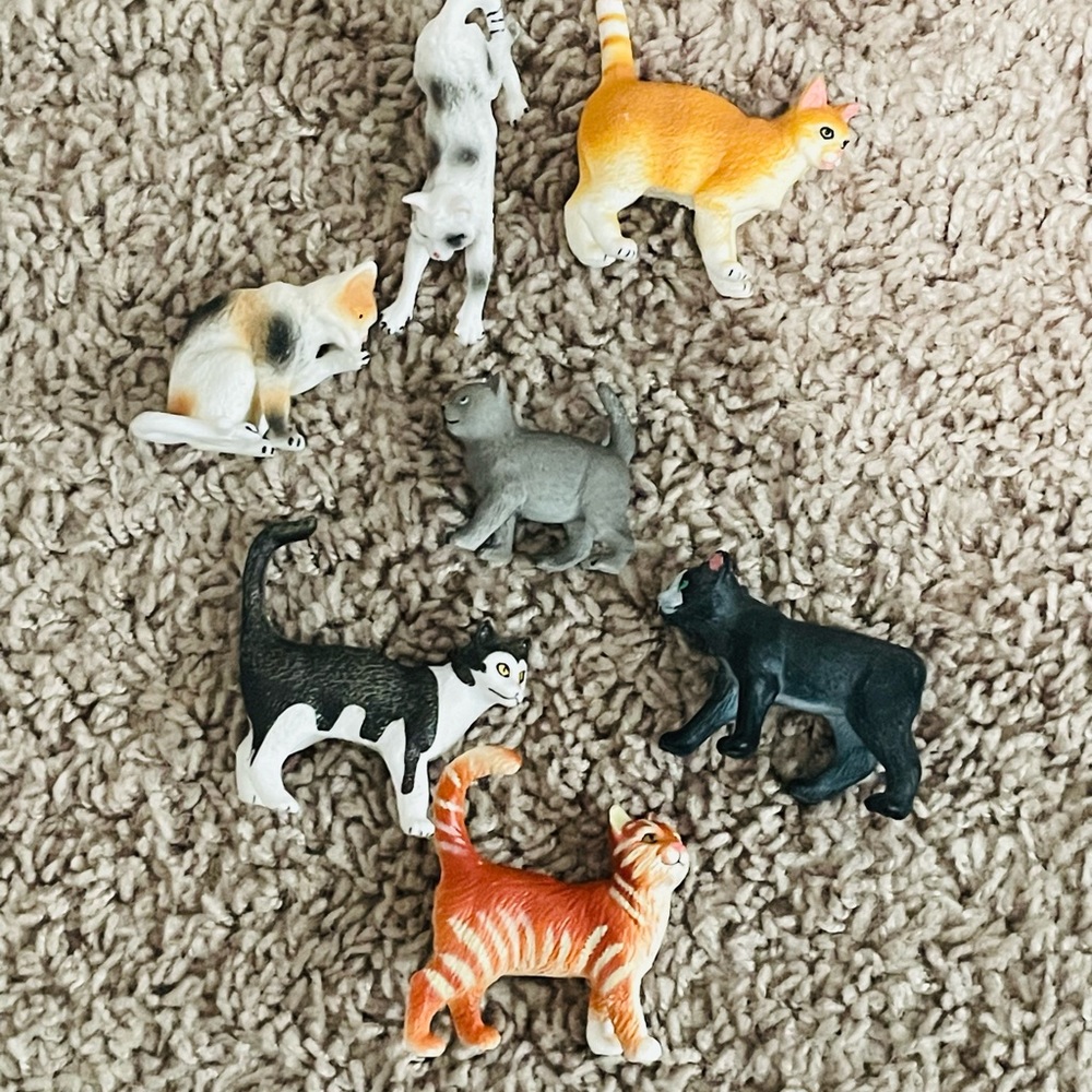 Miniature Cat Animal Figures - Set of 13 - Picture 3 of 4